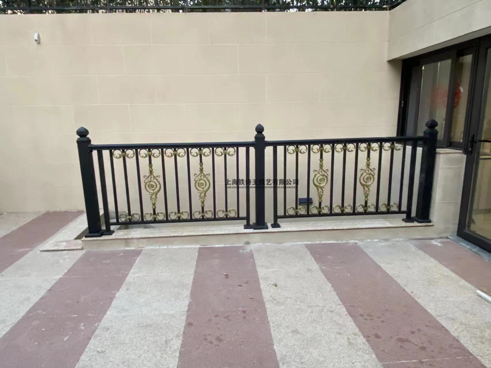 铝艺阳台护栏